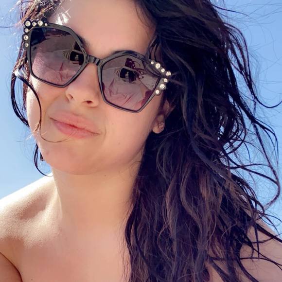 Meet your Posher, Melissa - Picture 1 of 1